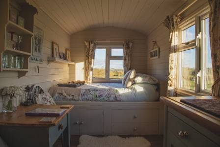 15 Cozy Bedroom Decor Ideas That Promote Rest and Rejuvenation