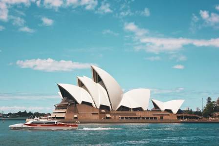 10 Architectural Wonders That Captivate the Globe  